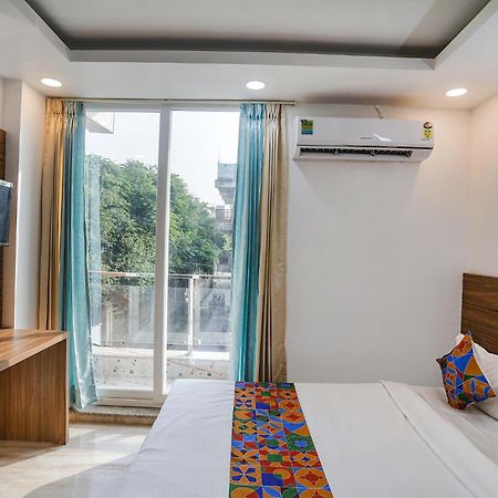 Fabhotel Unique Stay نويدا المظهر الخارجي الصورة